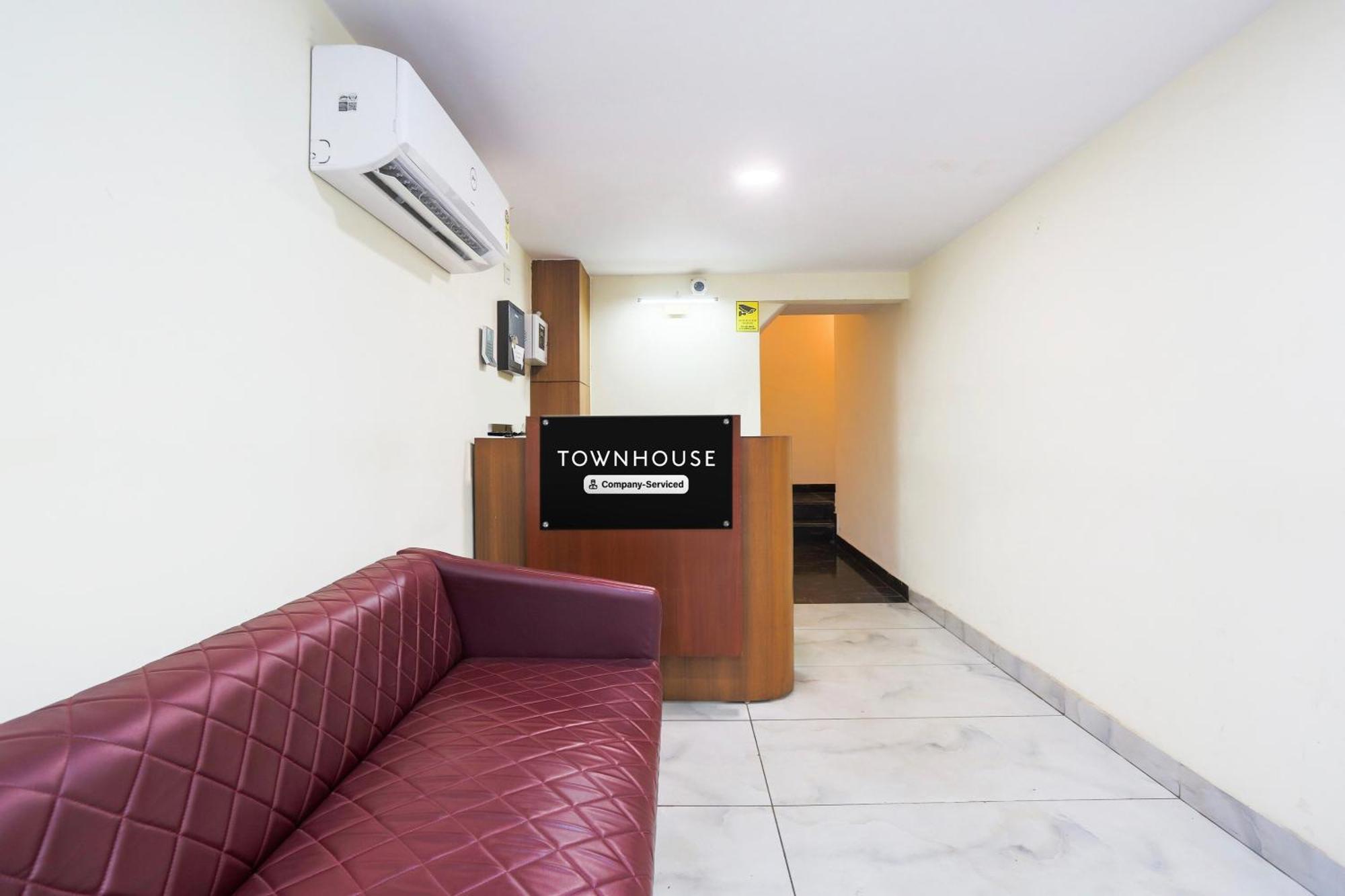 Super Townhouse Vikaspuri Hotel Delhi  Luaran gambar