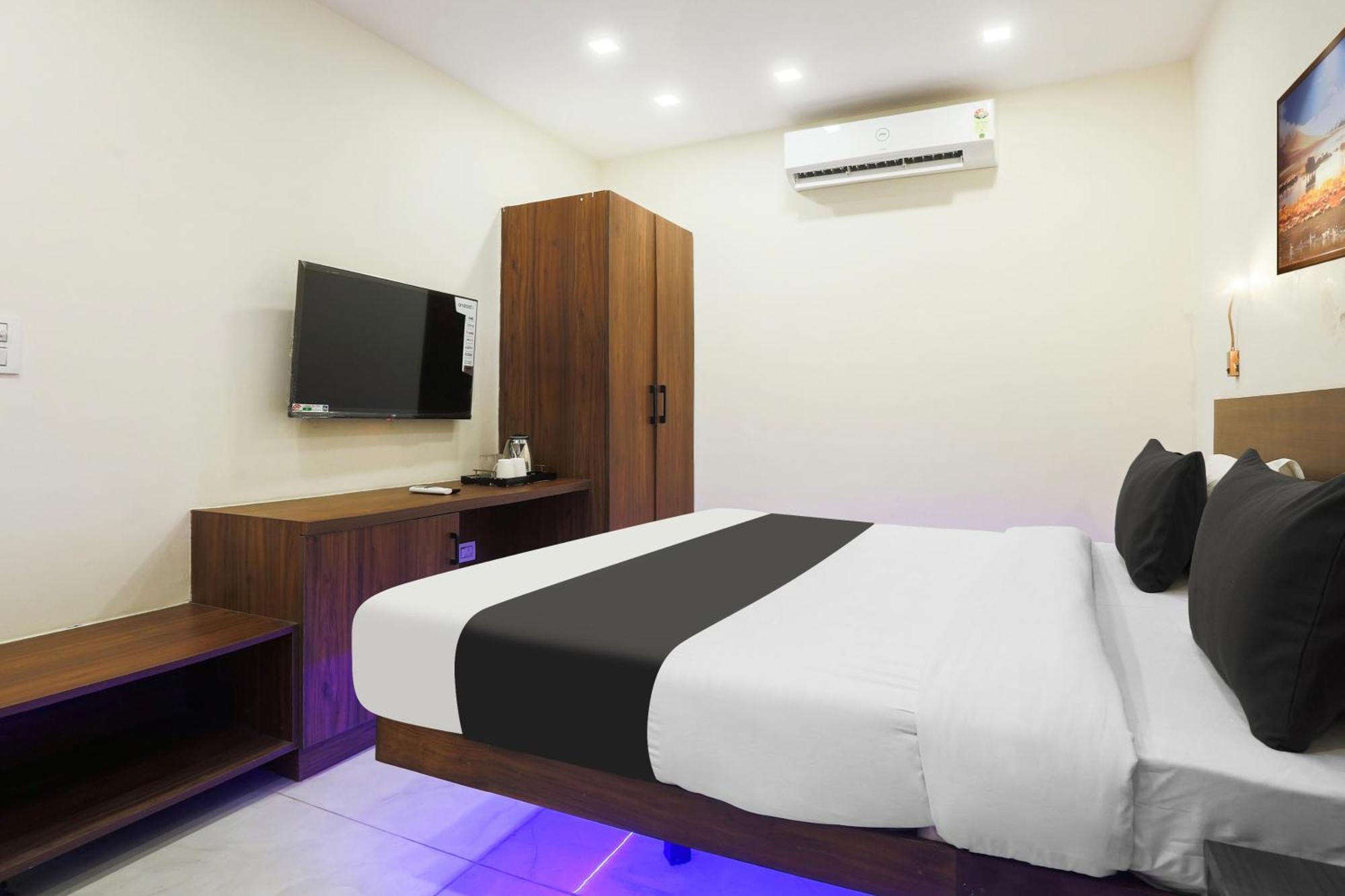 Super Townhouse Vikaspuri Hotel Delhi  Luaran gambar