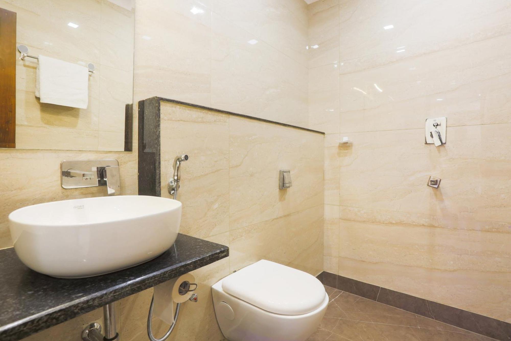Super Townhouse Vikaspuri Hotel Delhi  Luaran gambar