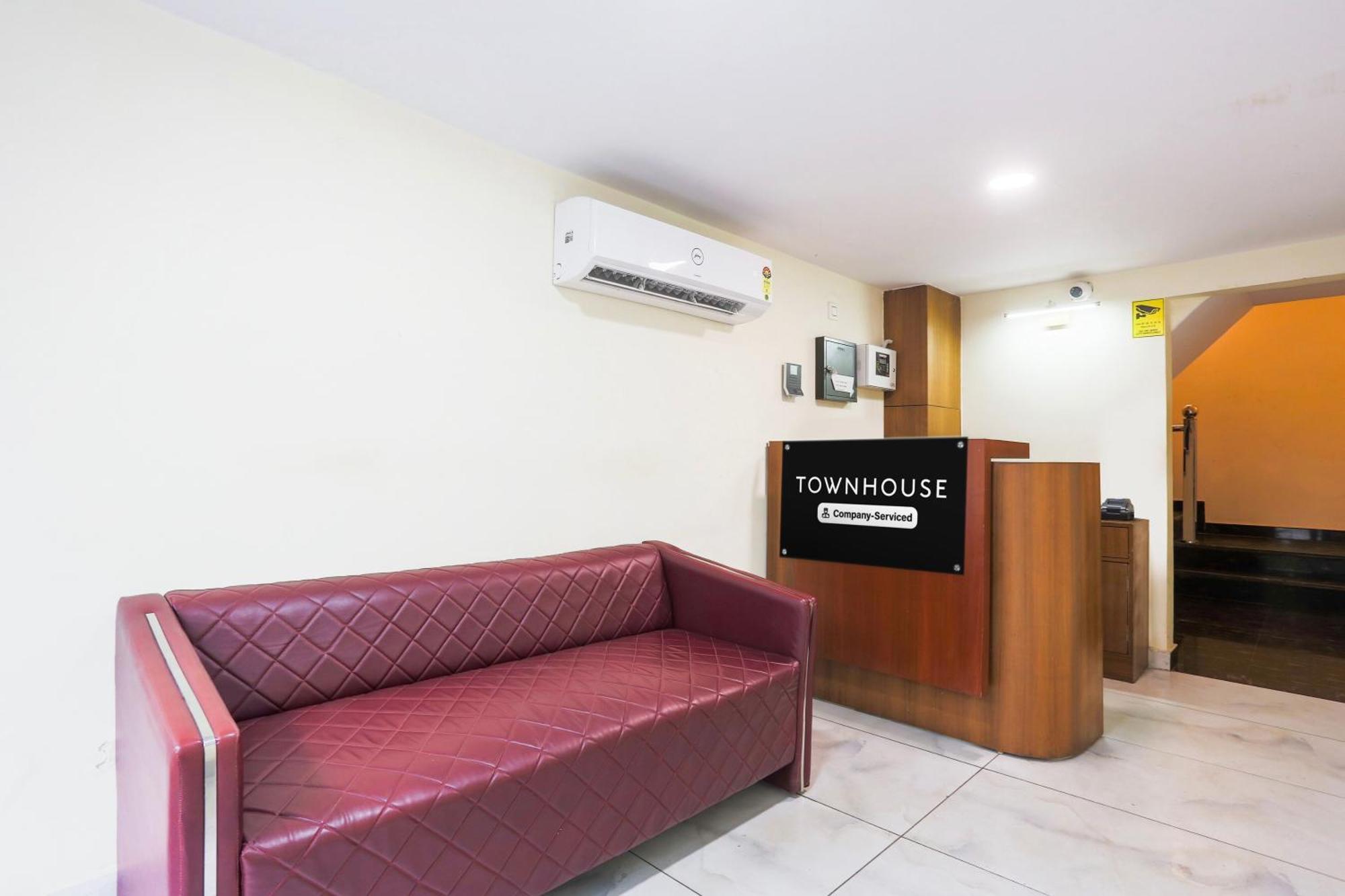 Super Townhouse Vikaspuri Hotel Delhi  Luaran gambar