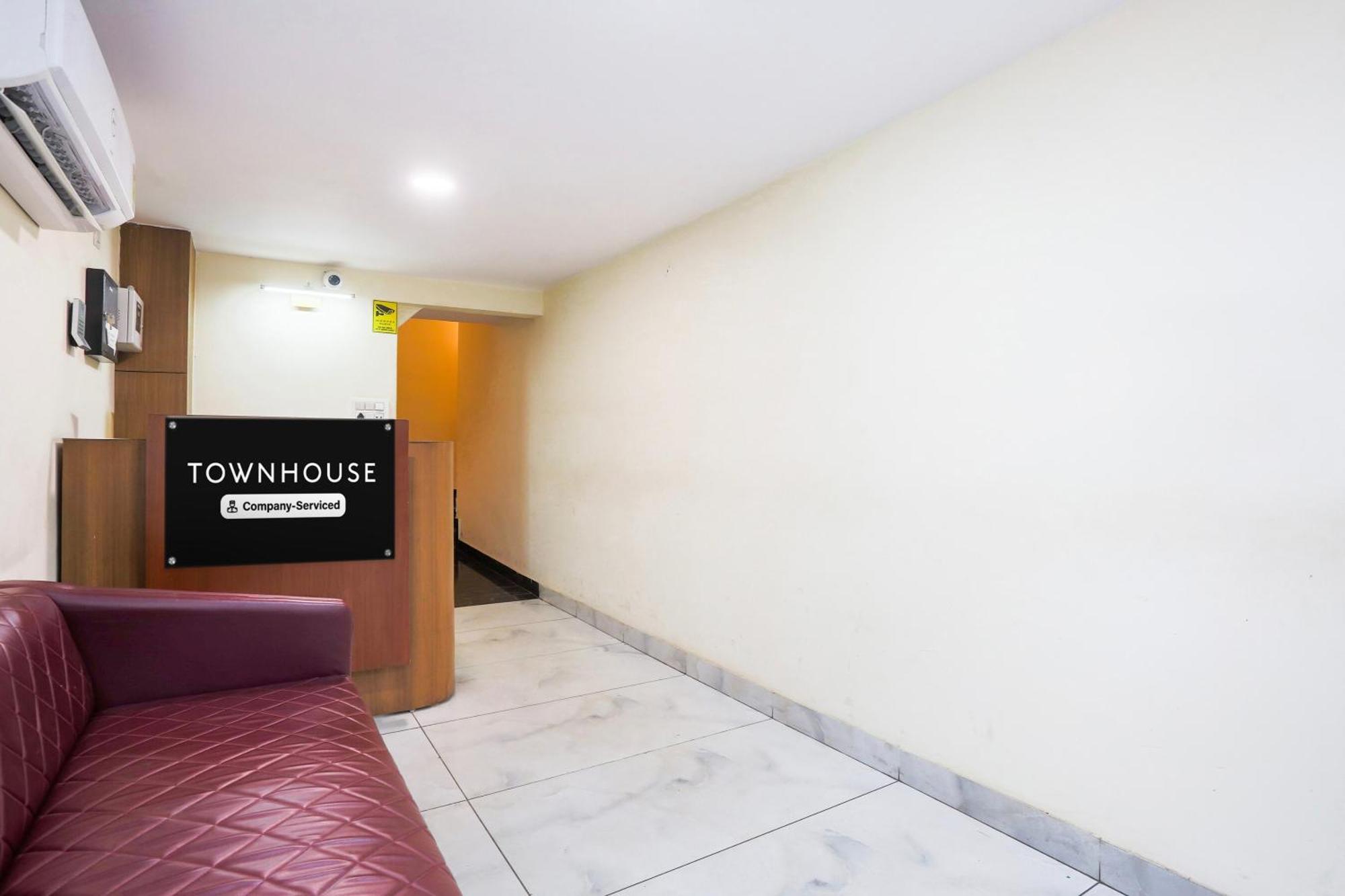 Super Townhouse Vikaspuri Hotel Delhi  Luaran gambar
