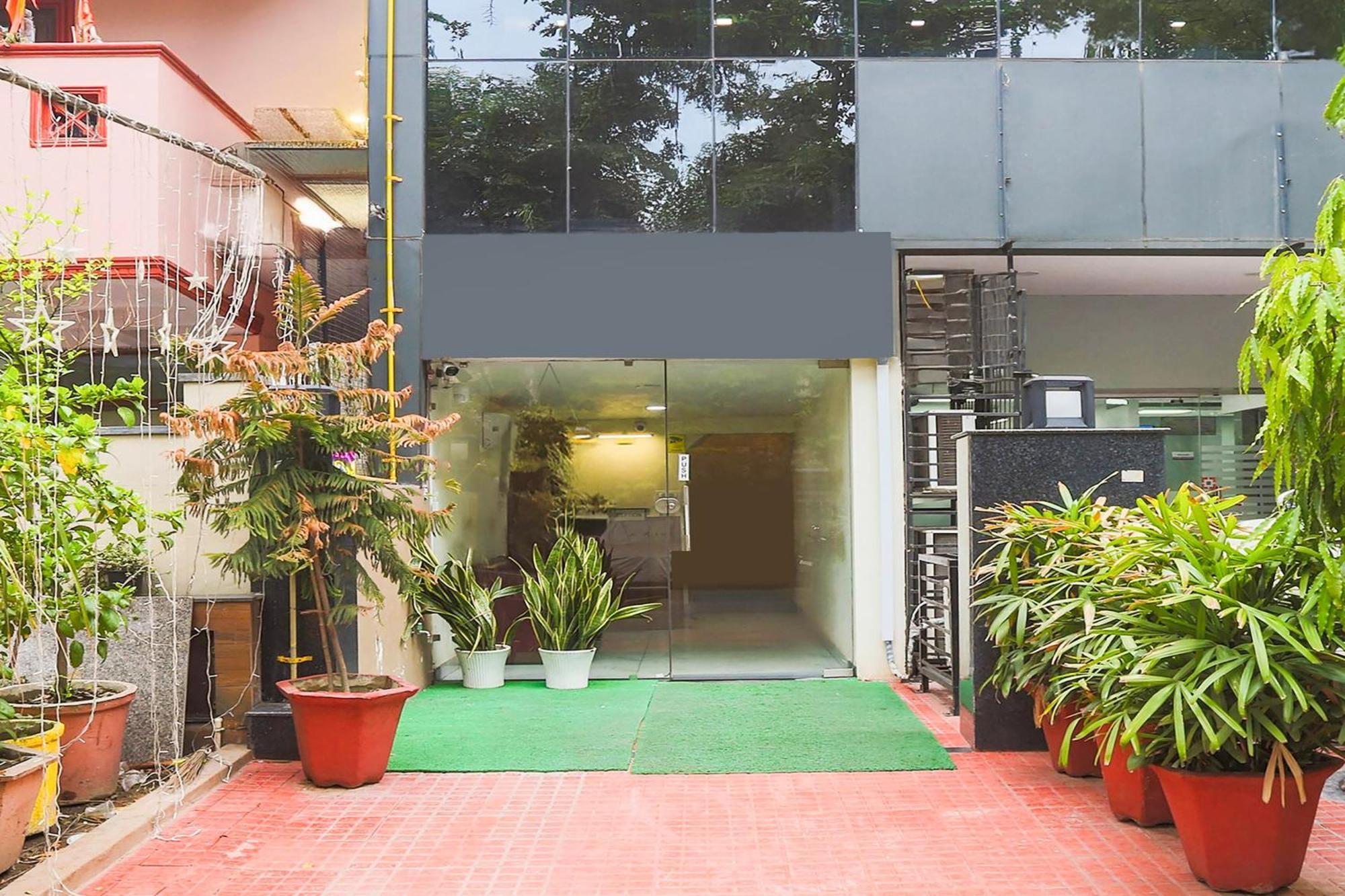 Super Townhouse Vikaspuri Hotel Delhi  Luaran gambar
