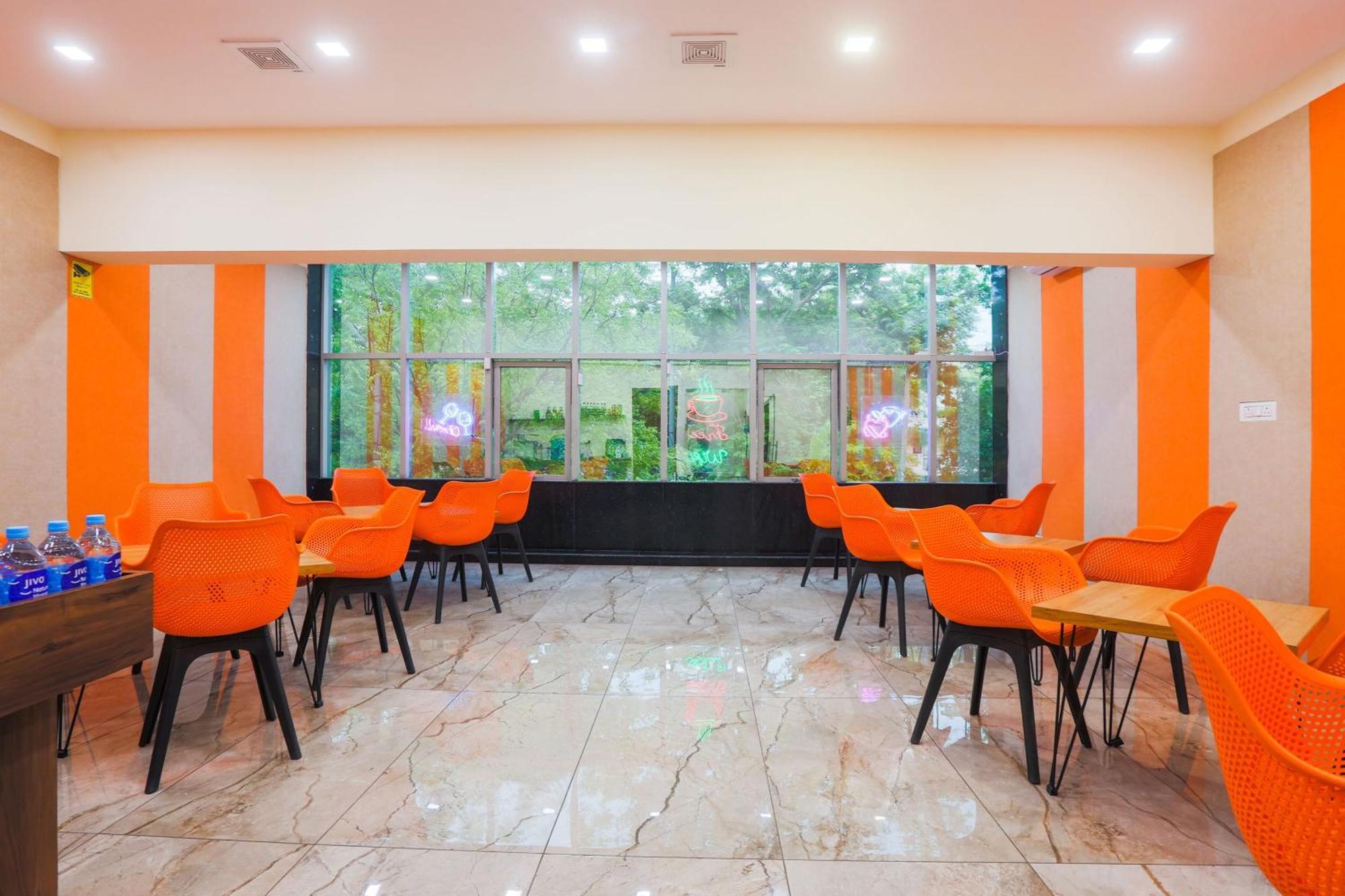 Super Townhouse Vikaspuri Hotel Delhi  Luaran gambar