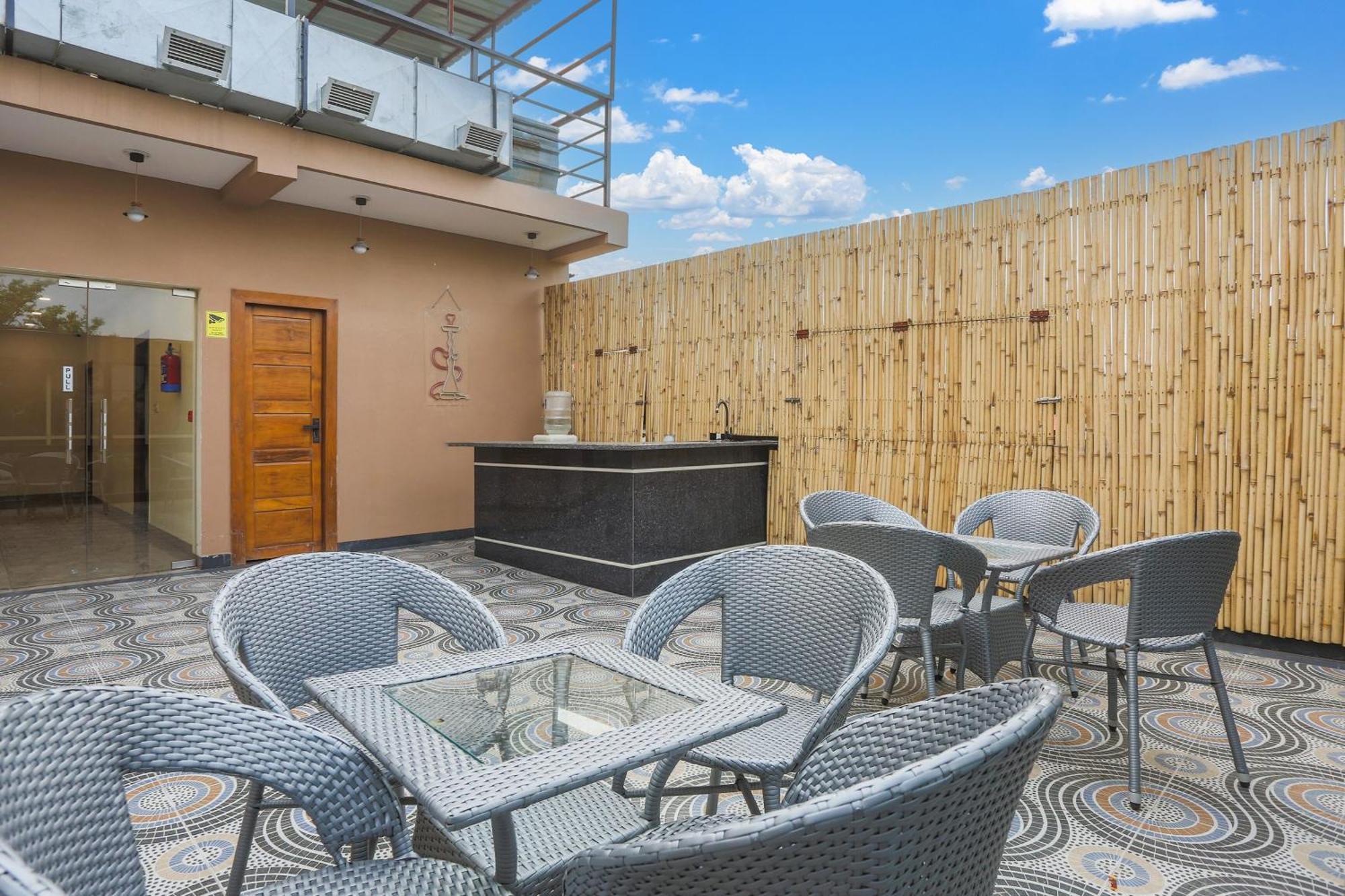 Super Townhouse Vikaspuri Hotel Delhi  Luaran gambar