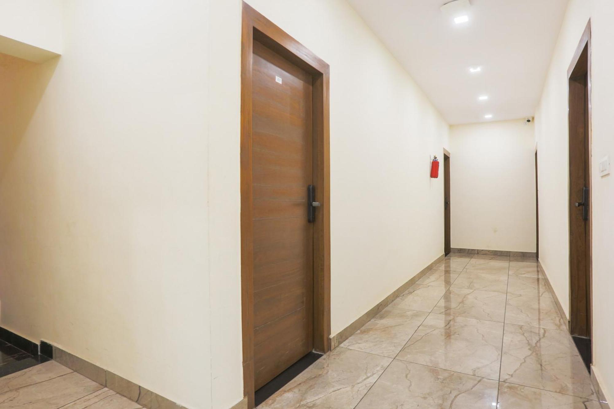 Super Townhouse Vikaspuri Hotel Delhi  Luaran gambar