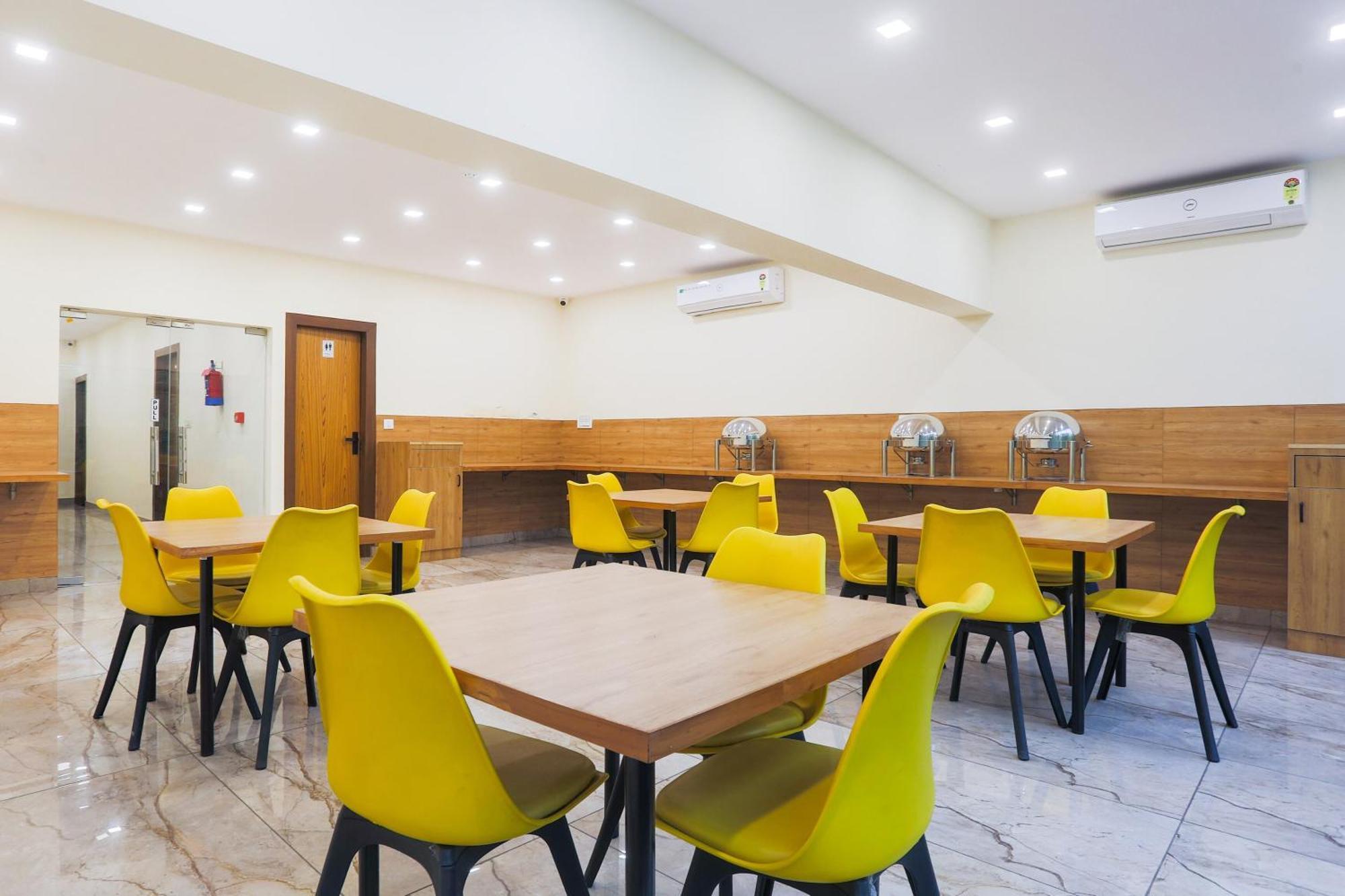 Super Townhouse Vikaspuri Hotel Delhi  Luaran gambar
