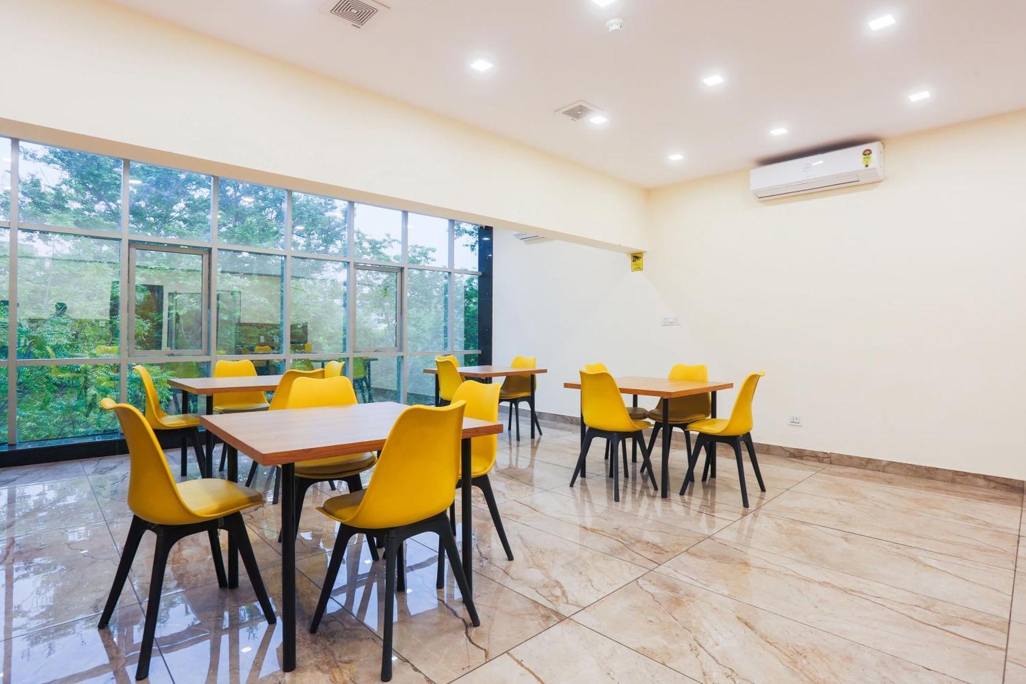 Super Townhouse Vikaspuri Hotel Delhi  Luaran gambar