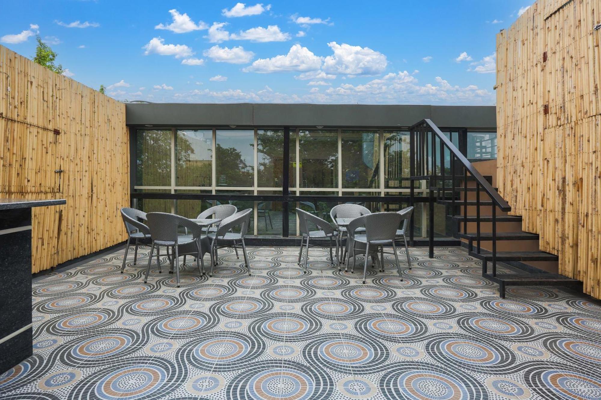 Super Townhouse Vikaspuri Hotel Delhi  Luaran gambar