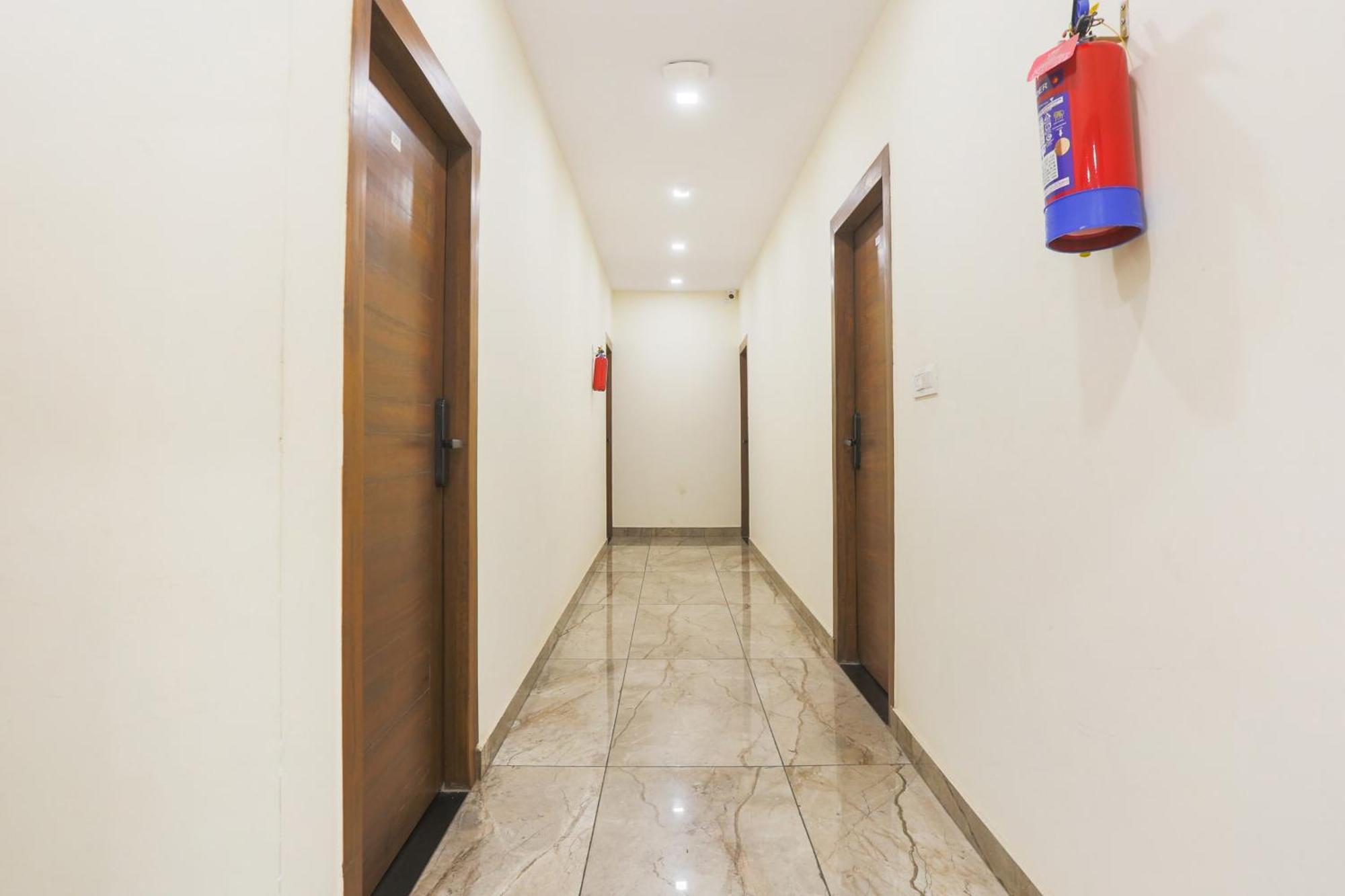 Super Townhouse Vikaspuri Hotel Delhi  Luaran gambar
