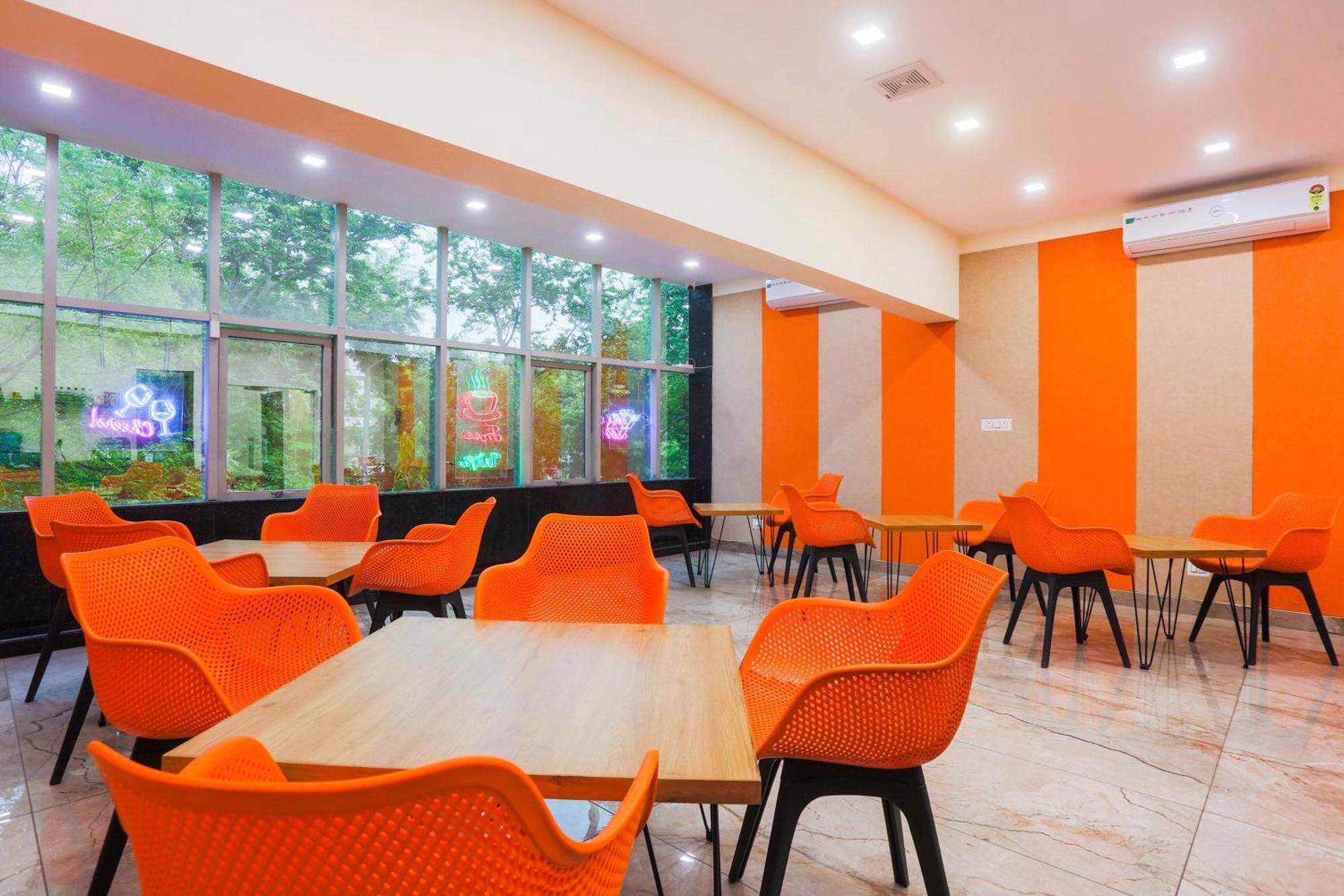 Super Townhouse Vikaspuri Hotel Delhi  Luaran gambar